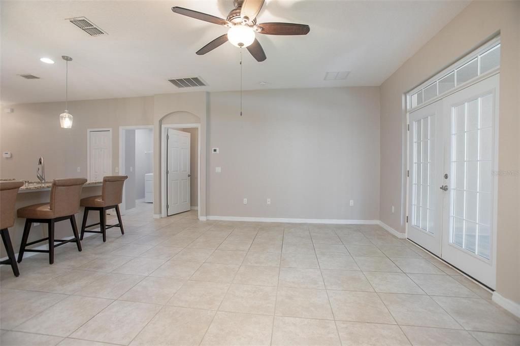 For Sale: $389,000 (4 beds, 2 baths, 1842 Square Feet)
