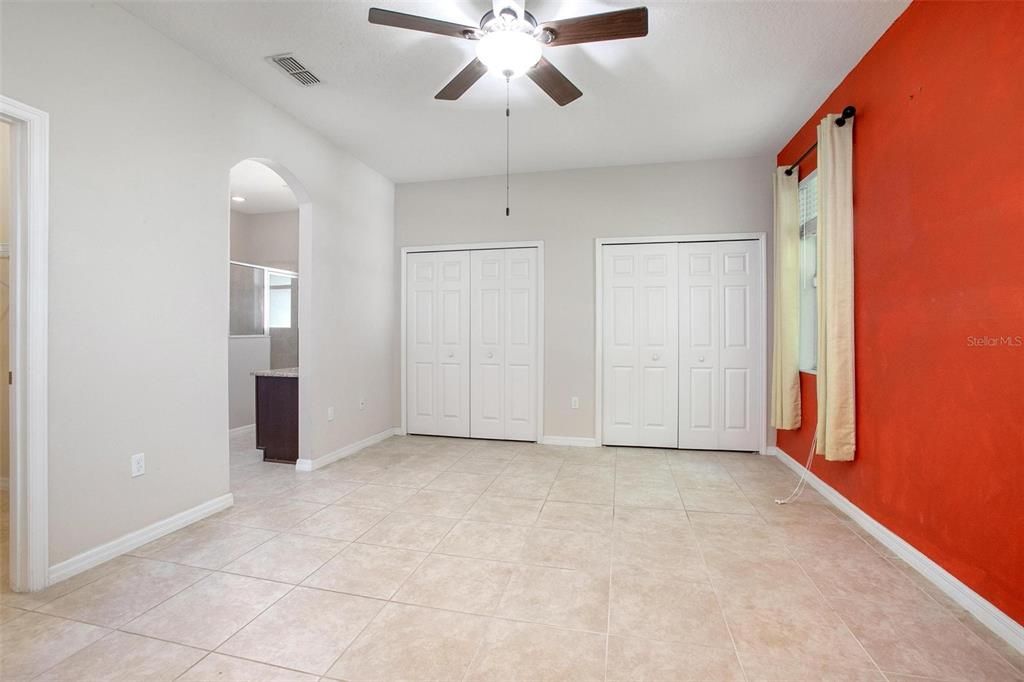 For Sale: $389,000 (4 beds, 2 baths, 1842 Square Feet)