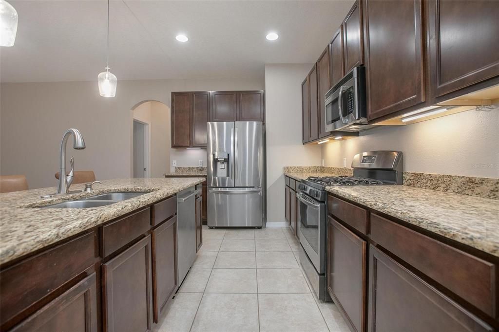 For Sale: $389,000 (4 beds, 2 baths, 1842 Square Feet)