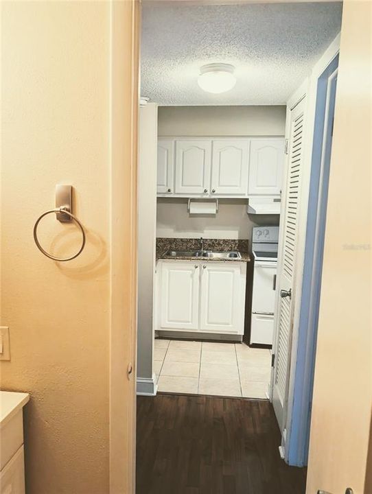 For Sale: $177,000 (1 beds, 1 baths, 600 Square Feet)