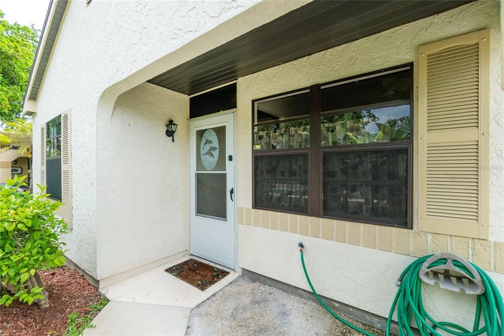 Active With Contract: $185,000 (2 beds, 2 baths, 852 Square Feet)