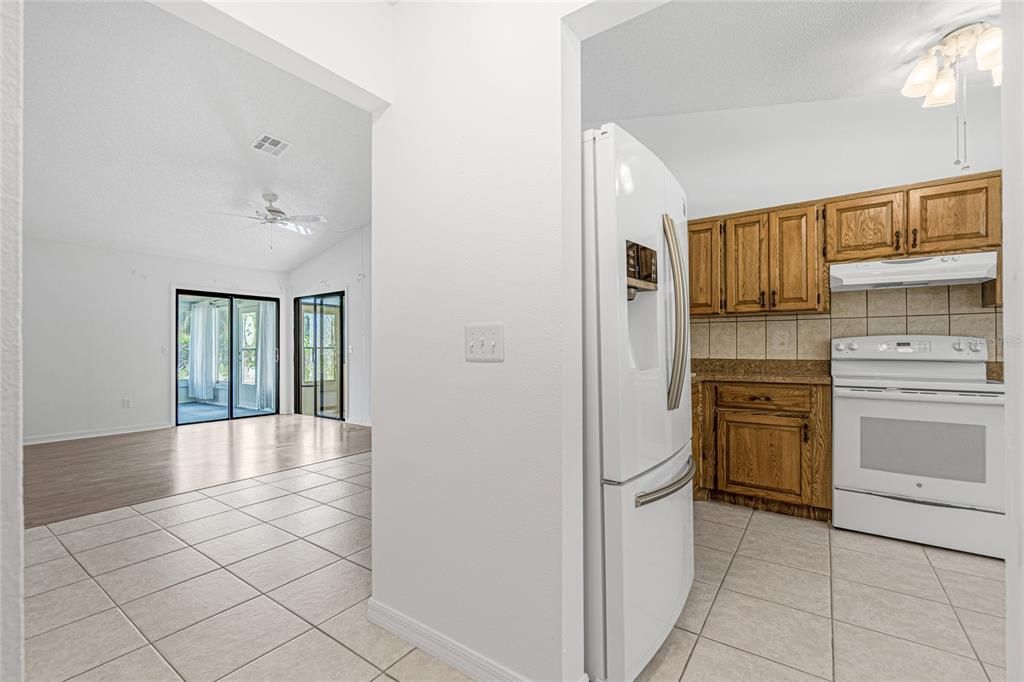 Active With Contract: $185,000 (2 beds, 2 baths, 852 Square Feet)