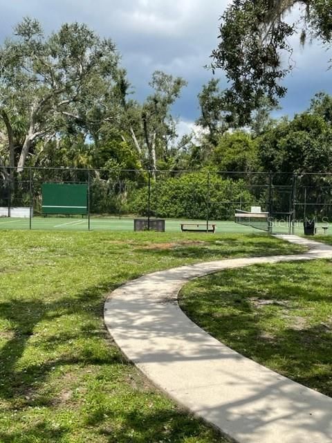 Active With Contract: $185,000 (2 beds, 2 baths, 852 Square Feet)