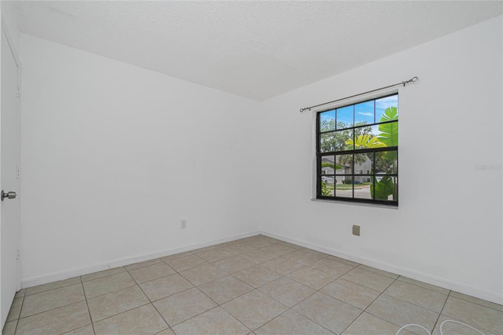 Active With Contract: $185,000 (2 beds, 2 baths, 852 Square Feet)