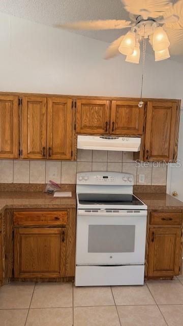 Active With Contract: $185,000 (2 beds, 2 baths, 852 Square Feet)