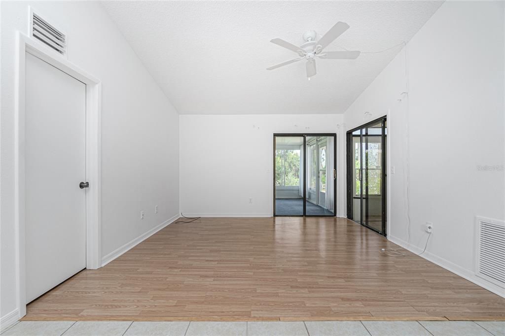 Active With Contract: $185,000 (2 beds, 2 baths, 852 Square Feet)