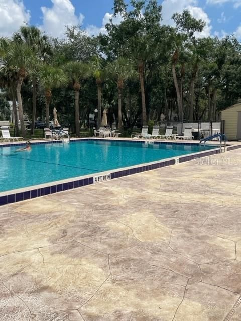 Active With Contract: $185,000 (2 beds, 2 baths, 852 Square Feet)