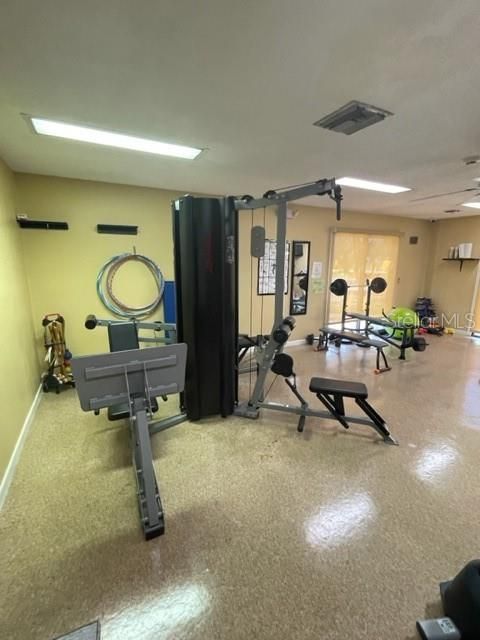 Active With Contract: $185,000 (2 beds, 2 baths, 852 Square Feet)