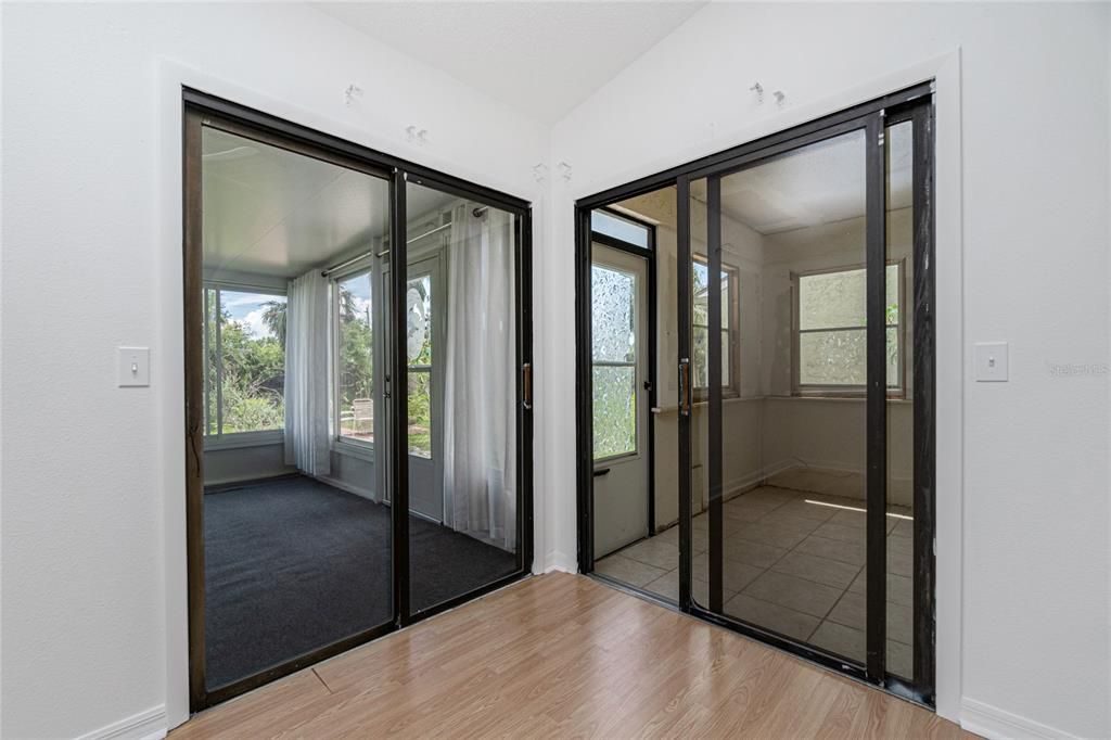 Active With Contract: $185,000 (2 beds, 2 baths, 852 Square Feet)