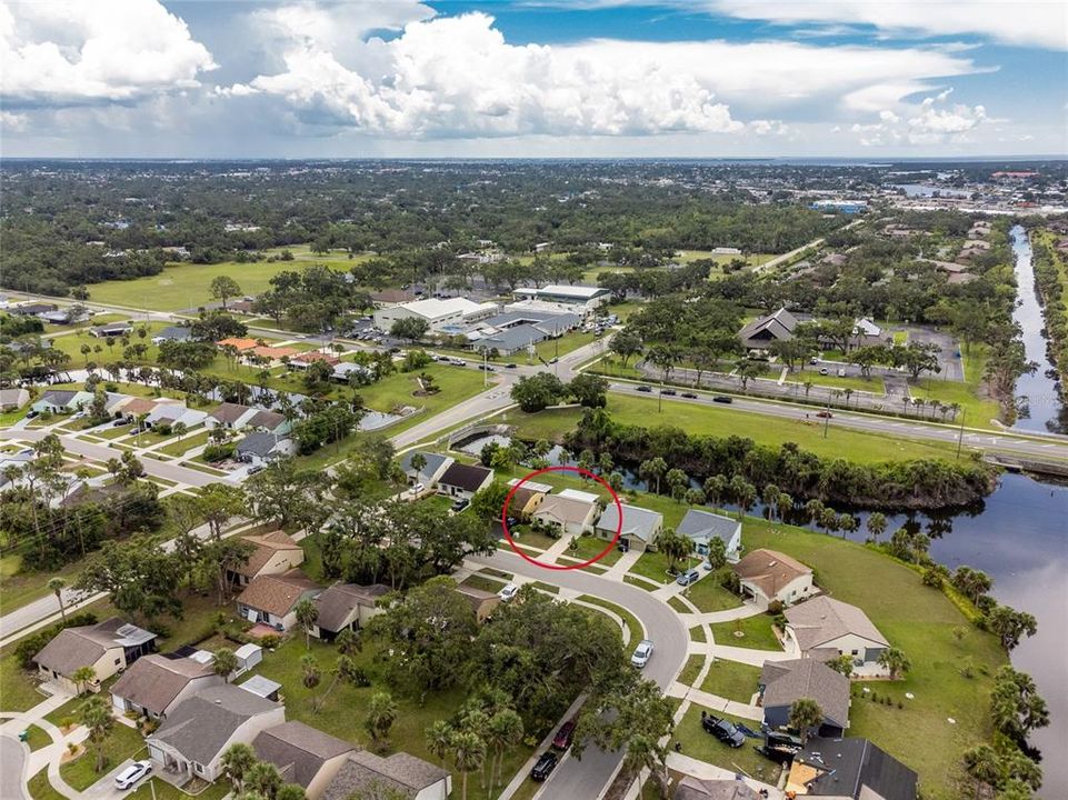 Active With Contract: $185,000 (2 beds, 2 baths, 852 Square Feet)