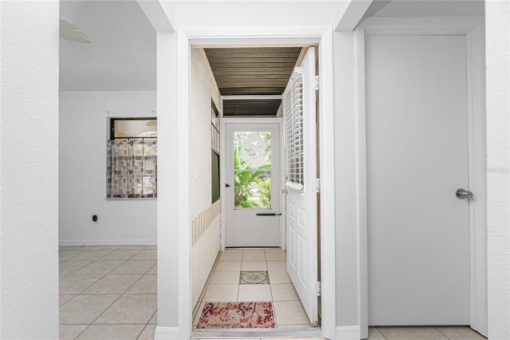 Active With Contract: $185,000 (2 beds, 2 baths, 852 Square Feet)