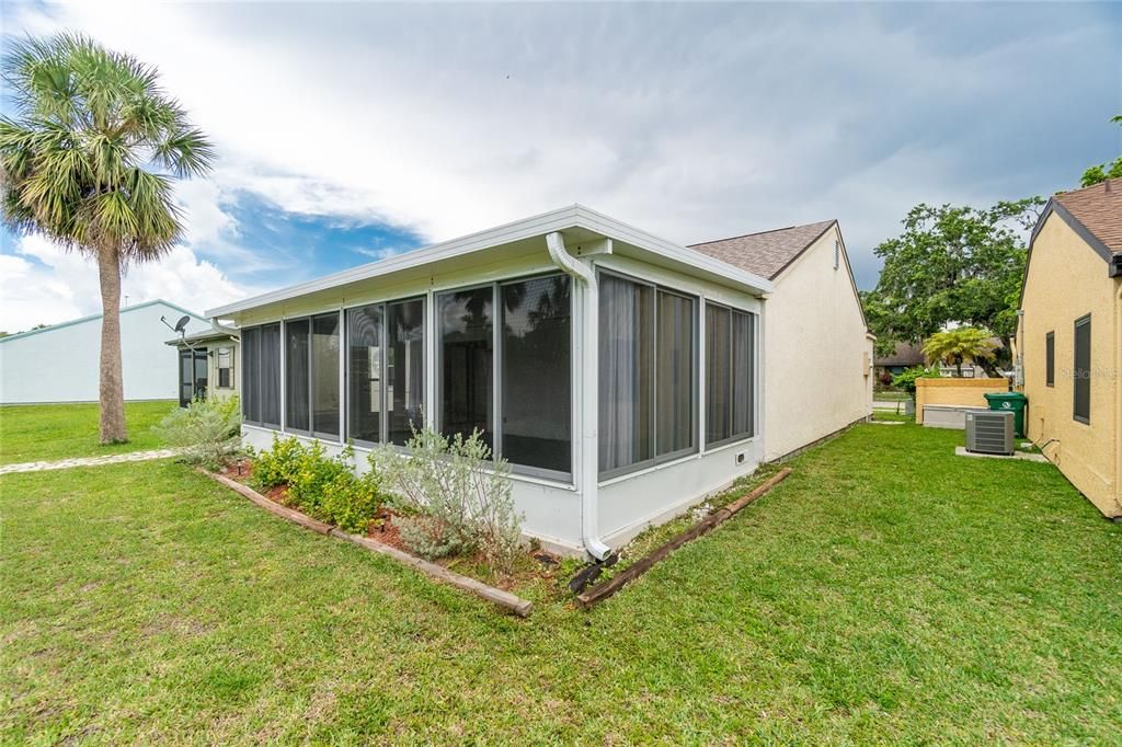 Active With Contract: $185,000 (2 beds, 2 baths, 852 Square Feet)