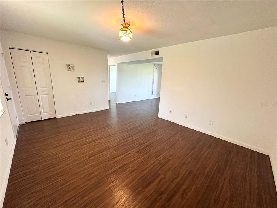For Sale: $160,000 (2 beds, 2 baths, 1120 Square Feet)