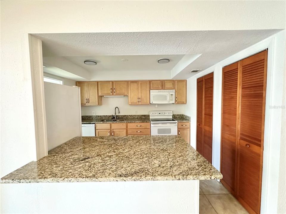 For Sale: $160,000 (2 beds, 2 baths, 1120 Square Feet)