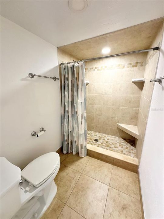 For Sale: $160,000 (2 beds, 2 baths, 1120 Square Feet)