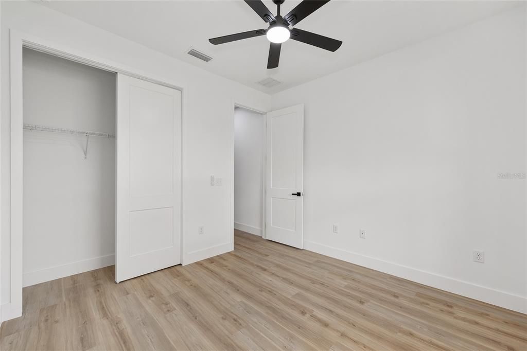 待售: $489,900 (4 贝兹, 2 浴室, 2073 平方英尺)