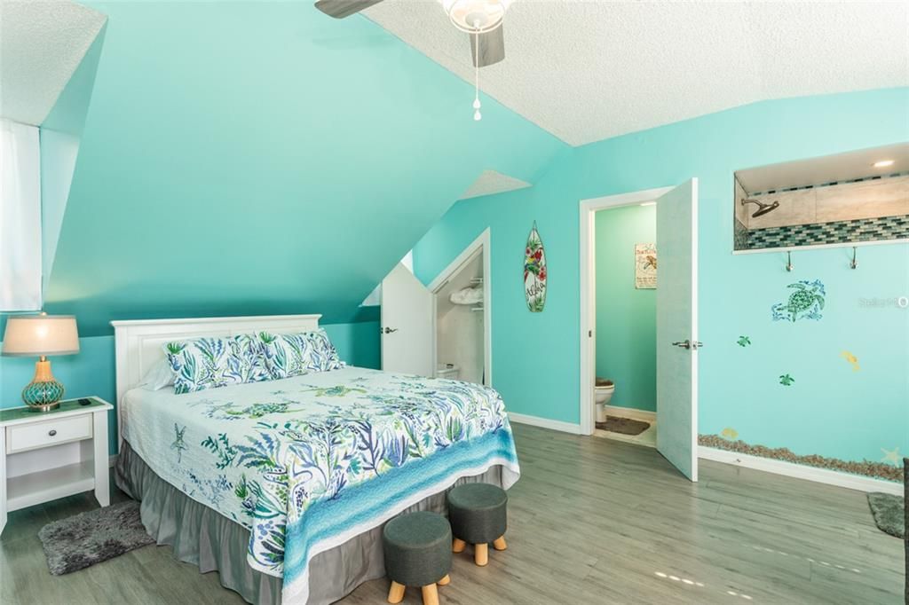 For Sale: $749,000 (4 beds, 3 baths, 2572 Square Feet)