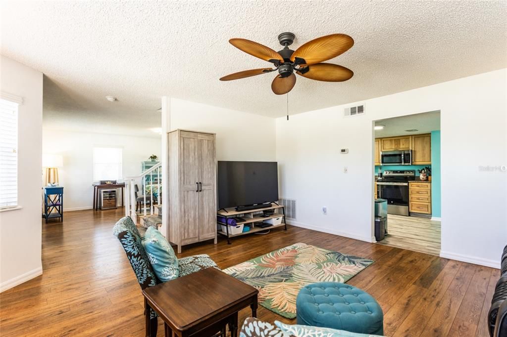 For Sale: $749,000 (4 beds, 3 baths, 2572 Square Feet)