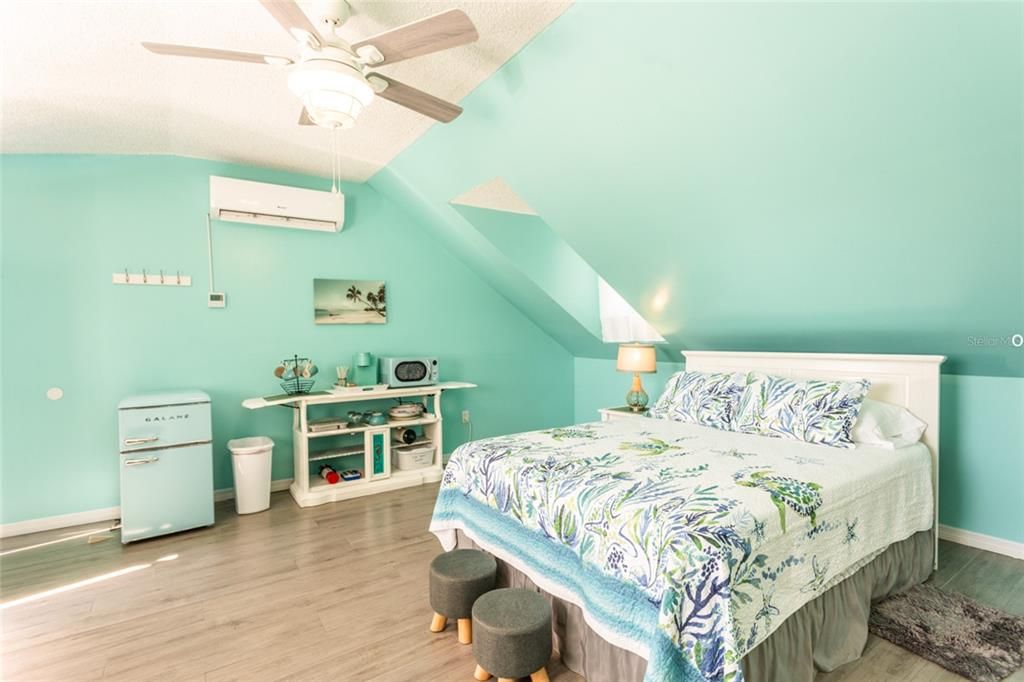 For Sale: $749,000 (4 beds, 3 baths, 2572 Square Feet)