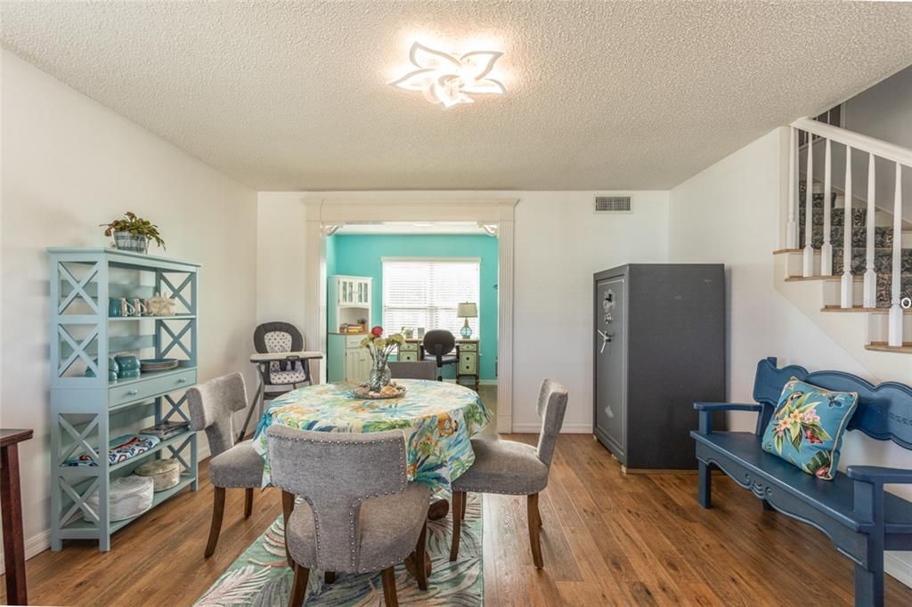 For Sale: $749,000 (4 beds, 3 baths, 2572 Square Feet)