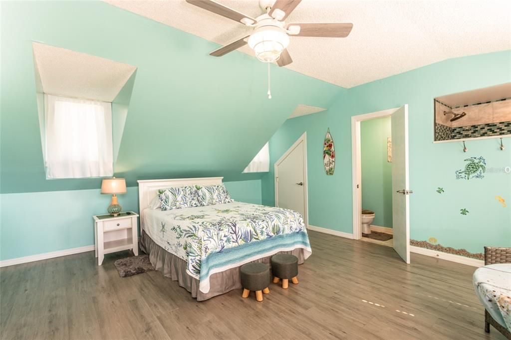 For Sale: $749,000 (4 beds, 3 baths, 2572 Square Feet)