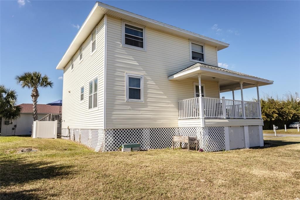 For Sale: $749,000 (4 beds, 3 baths, 2572 Square Feet)