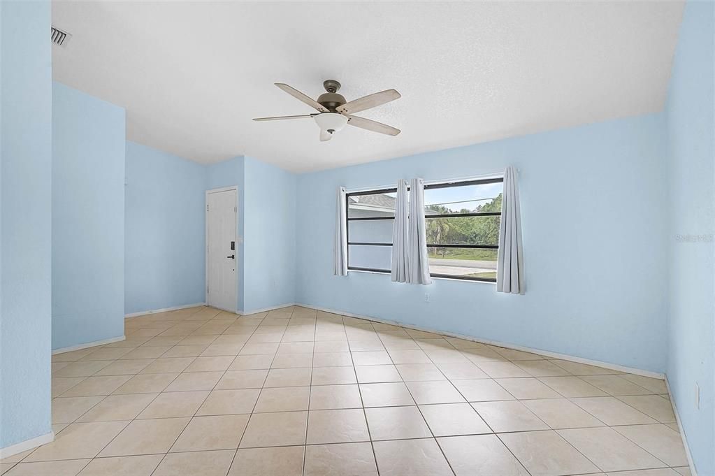 For Sale: $229,900 (2 beds, 2 baths, 1322 Square Feet)