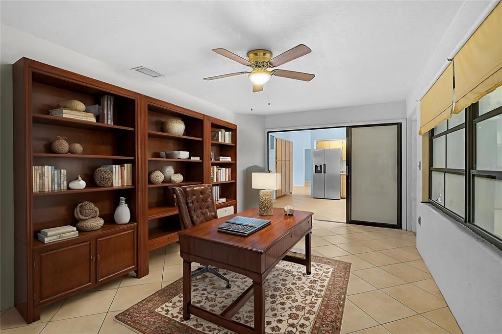 For Sale: $229,900 (2 beds, 2 baths, 1322 Square Feet)