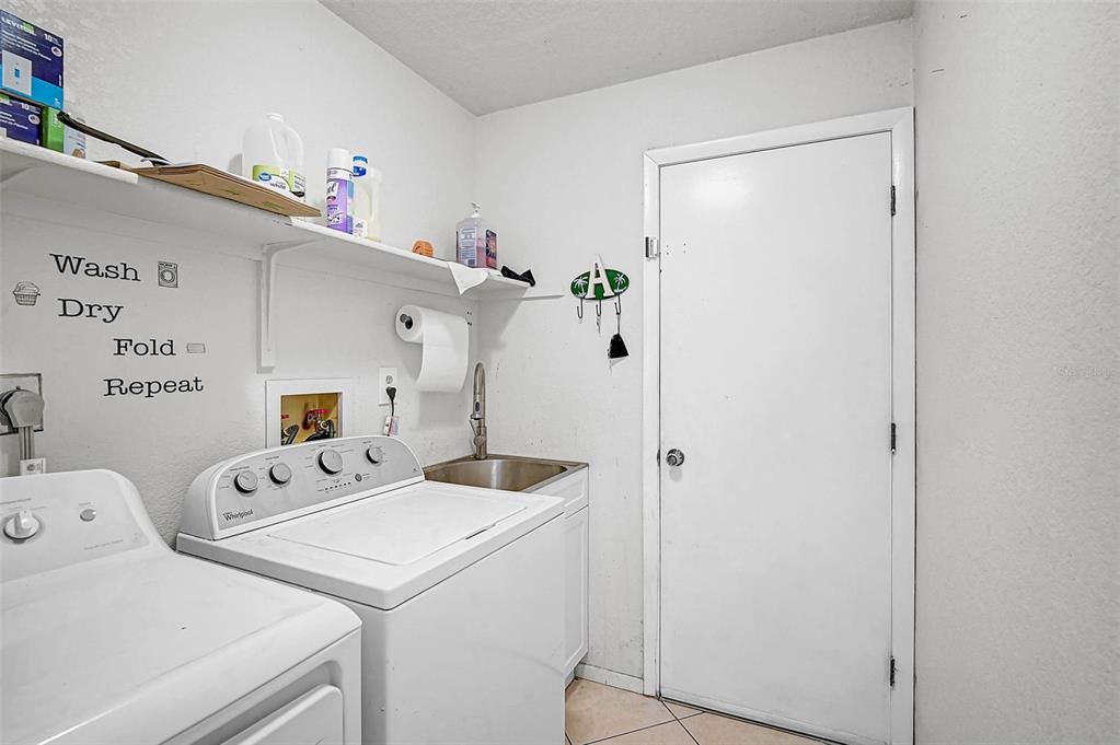 For Sale: $229,900 (2 beds, 2 baths, 1322 Square Feet)