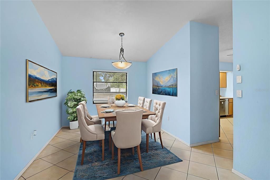 For Sale: $229,900 (2 beds, 2 baths, 1322 Square Feet)