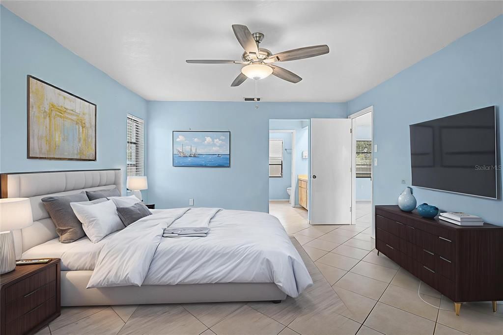 For Sale: $229,900 (2 beds, 2 baths, 1322 Square Feet)