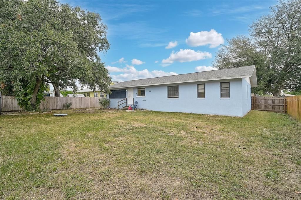 For Sale: $229,900 (2 beds, 2 baths, 1322 Square Feet)