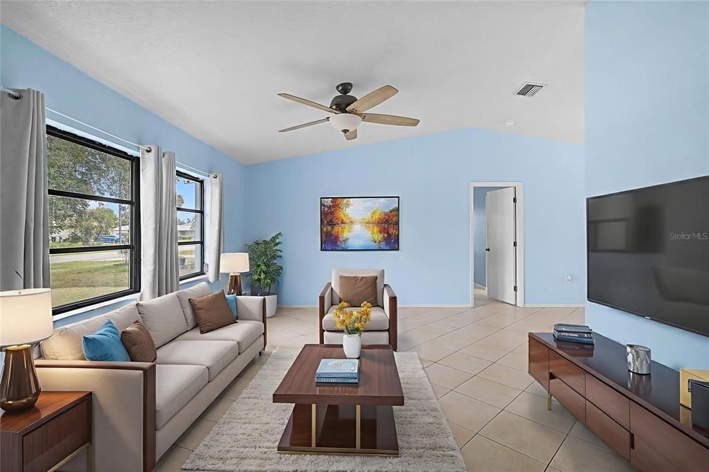 For Sale: $229,900 (2 beds, 2 baths, 1322 Square Feet)