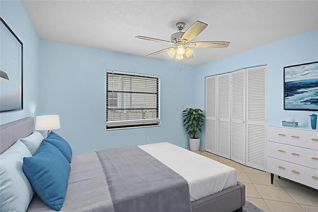 For Sale: $229,900 (2 beds, 2 baths, 1322 Square Feet)