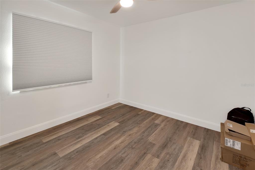 待售: $284,900 (4 贝兹, 2 浴室, 1038 平方英尺)