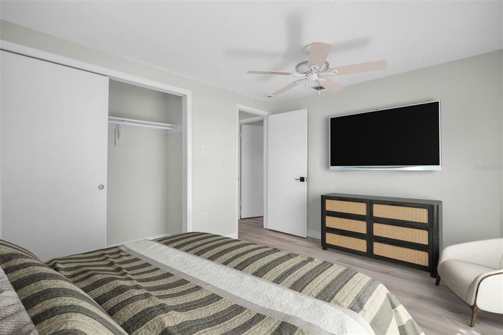 For Sale: $299,900 (2 beds, 2 baths, 1504 Square Feet)