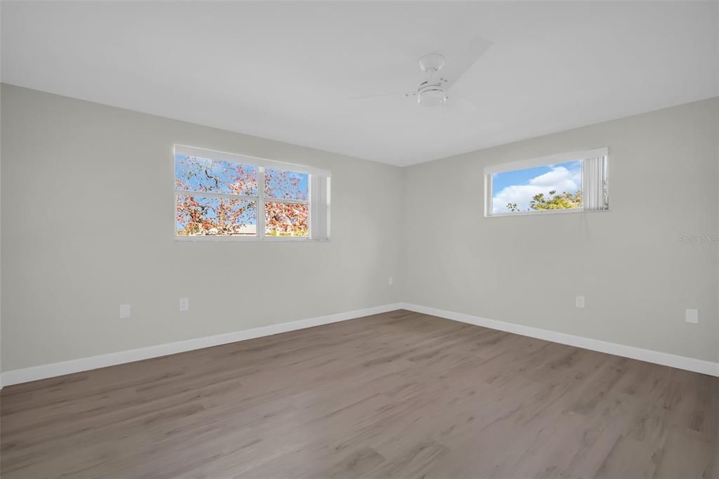 For Sale: $299,900 (2 beds, 2 baths, 1504 Square Feet)