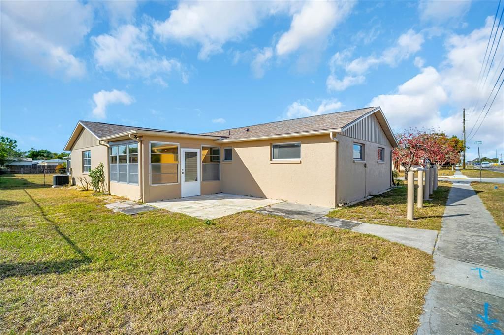 For Sale: $299,900 (2 beds, 2 baths, 1504 Square Feet)