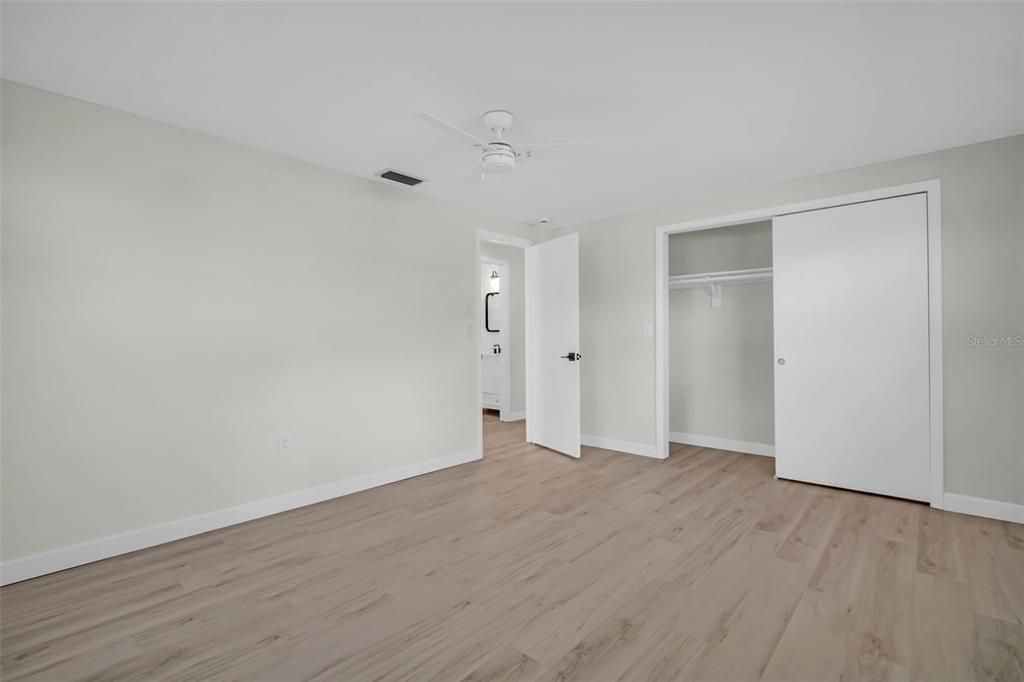 For Sale: $299,900 (2 beds, 2 baths, 1504 Square Feet)