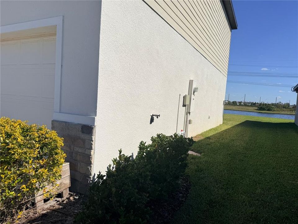 For Sale: $475,000 (4 beds, 2 baths, 2340 Square Feet)