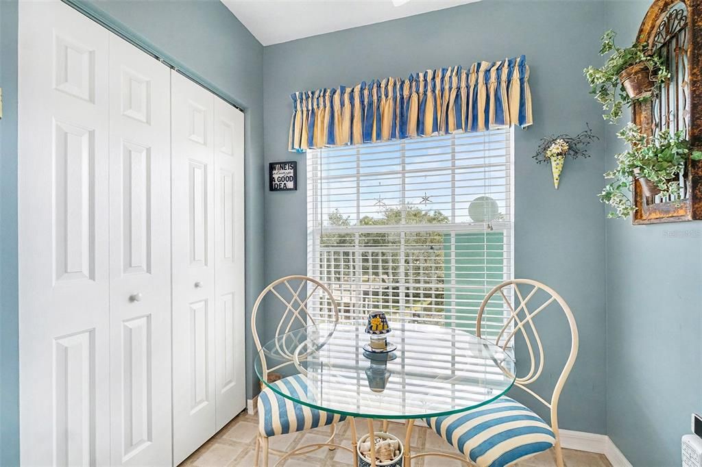 待售: $175,000 (2 贝兹, 2 浴室, 993 平方英尺)