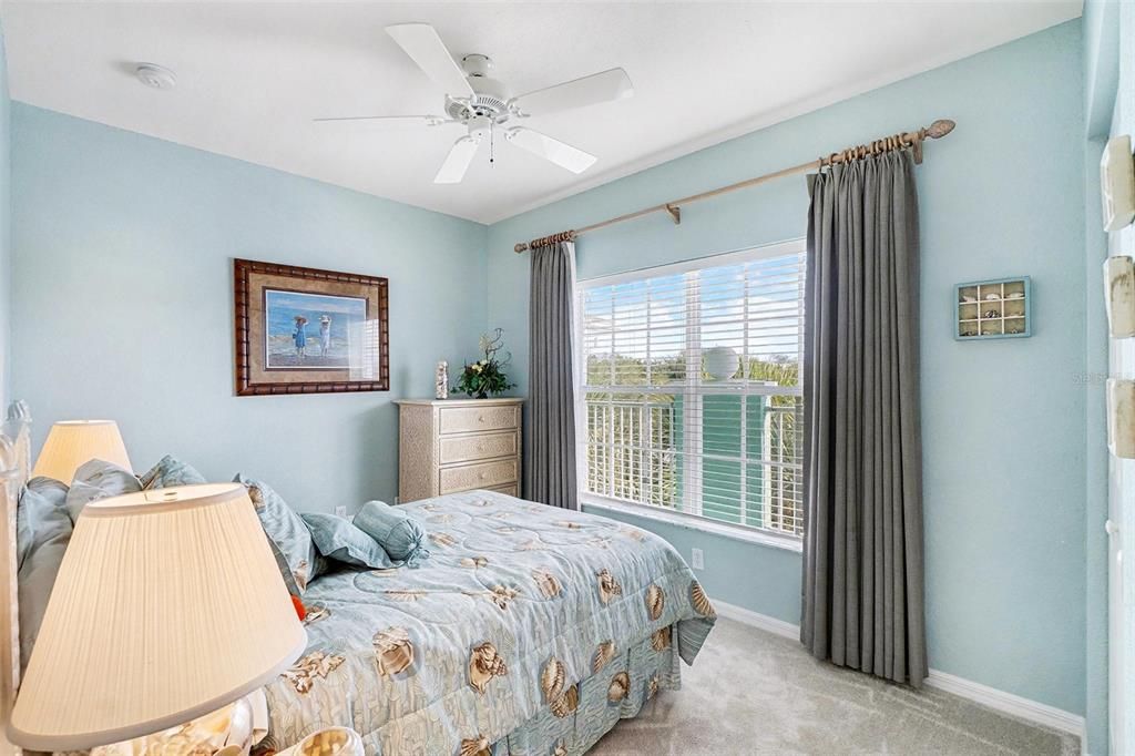 待售: $175,000 (2 贝兹, 2 浴室, 993 平方英尺)