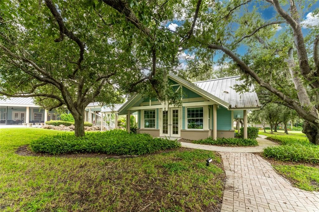 待售: $175,000 (2 贝兹, 2 浴室, 993 平方英尺)