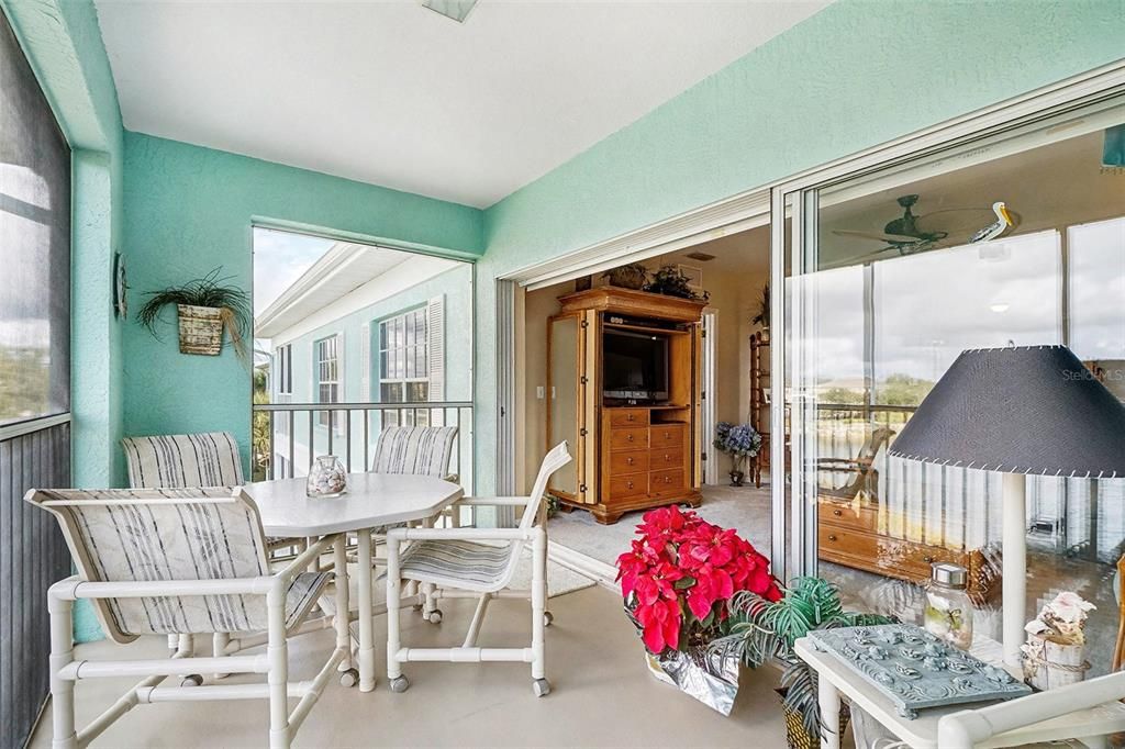 待售: $175,000 (2 贝兹, 2 浴室, 993 平方英尺)