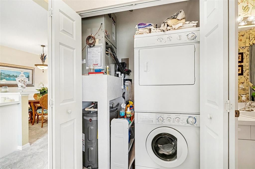 待售: $175,000 (2 贝兹, 2 浴室, 993 平方英尺)