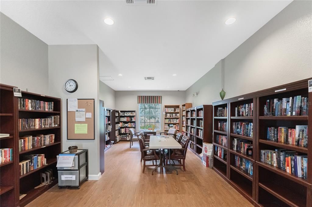 待售: $175,000 (2 贝兹, 2 浴室, 993 平方英尺)