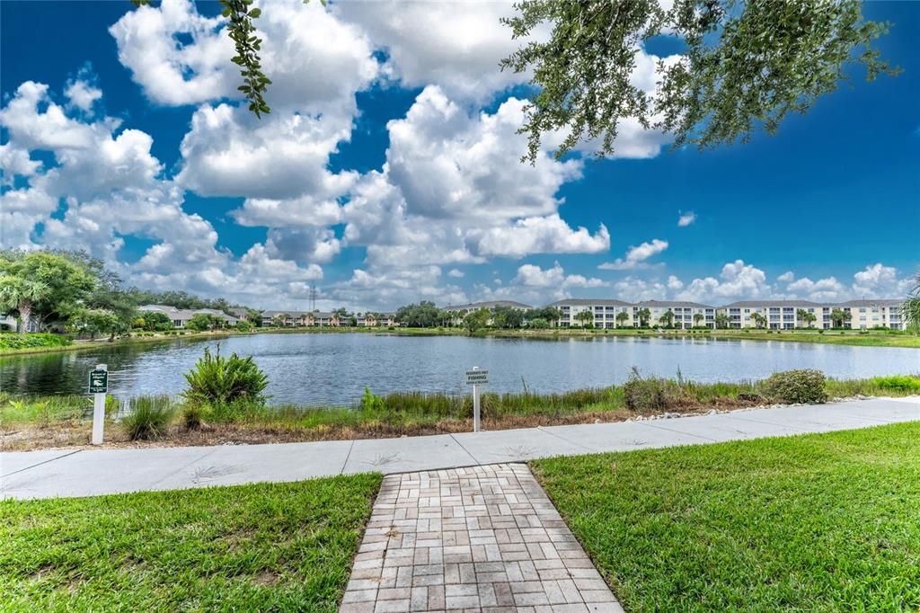 待售: $175,000 (2 贝兹, 2 浴室, 993 平方英尺)