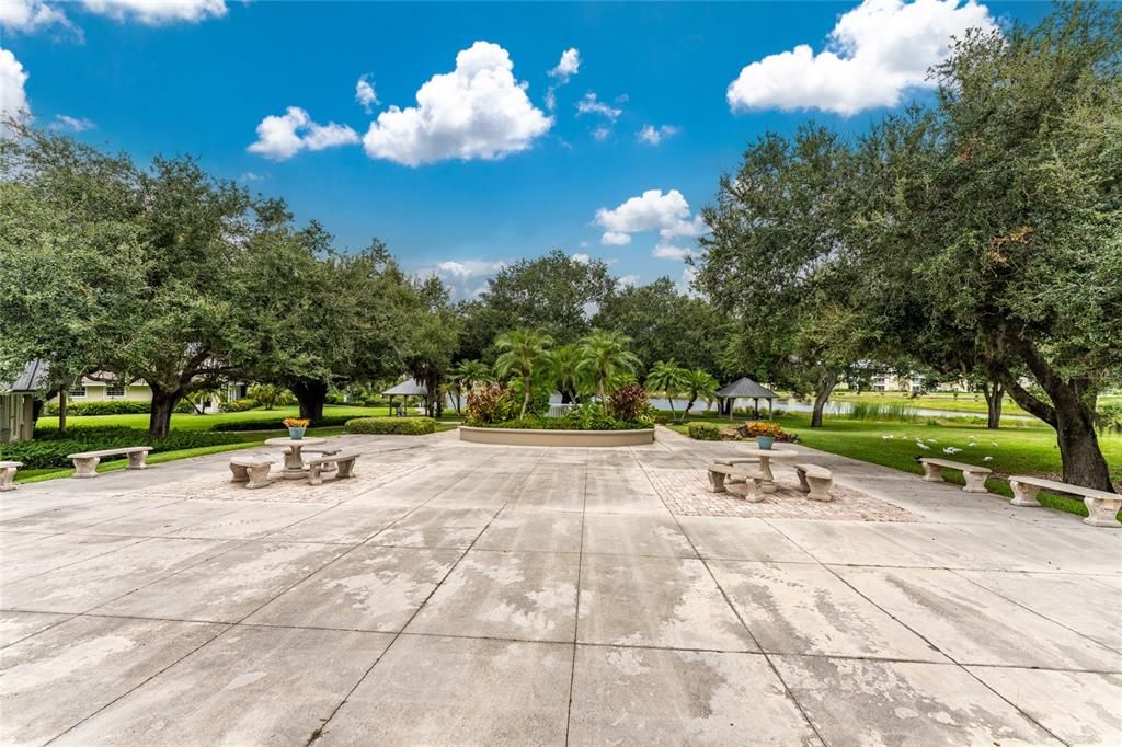 待售: $175,000 (2 贝兹, 2 浴室, 993 平方英尺)