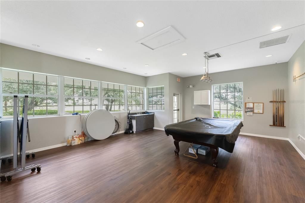 待售: $175,000 (2 贝兹, 2 浴室, 993 平方英尺)