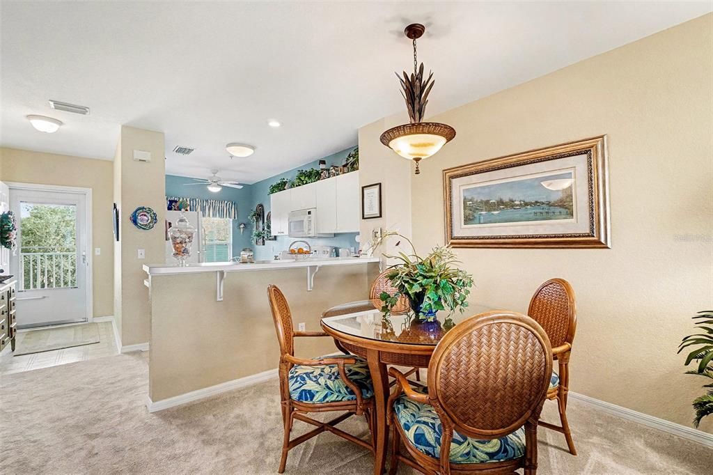 待售: $175,000 (2 贝兹, 2 浴室, 993 平方英尺)